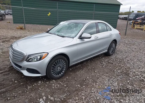 2015 Mercedes-Benz C 300 Luxury 4Matic из США, поврежденный, VIN 55SWF4KB4FU014541